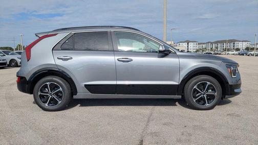 2025 Kia Niro SX