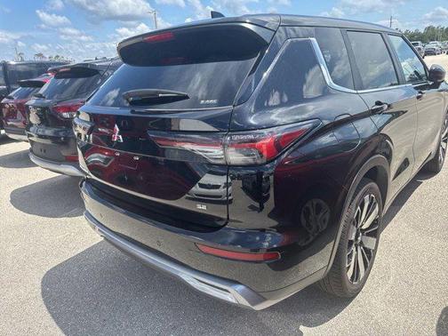 Labrador Black Pearl 2025 Mitsubishi Outlander SE 2.5 S-AWC