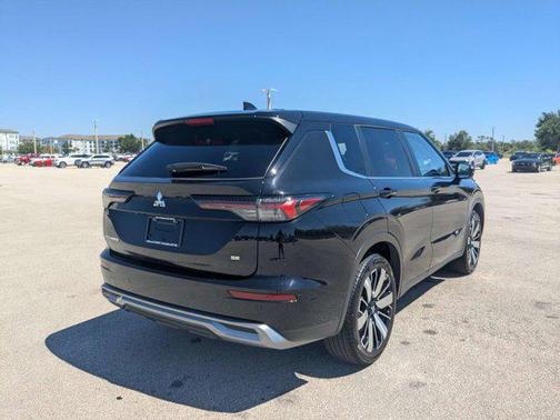 Labrador Black Pearl 2025 Mitsubishi Outlander SE 2.5 S-AWC
