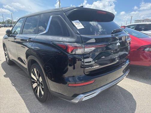 Labrador Black Pearl 2025 Mitsubishi Outlander SE 2.5 S-AWC