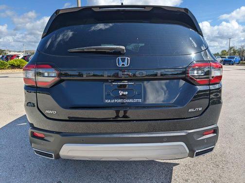 2023 Honda Pilot AWD Elite