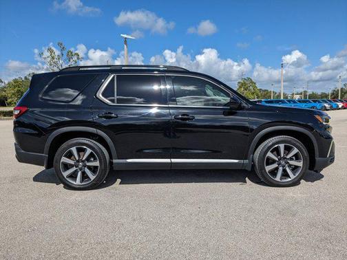 2023 Honda Pilot AWD Elite
