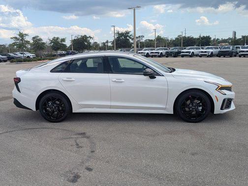 Snow White Pearl 2026 Kia K5 GT-Line FWD