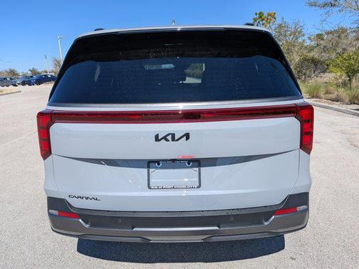 2026 Kia Carnival SX
