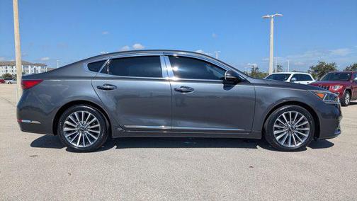 2017 Kia Cadenza Premium