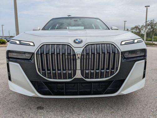 2023 BMW 740 i