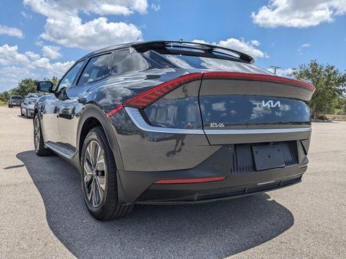 2024 Kia EV6 Light