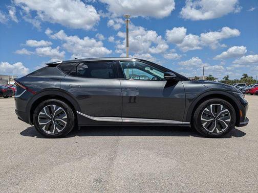2024 Kia EV6 Light