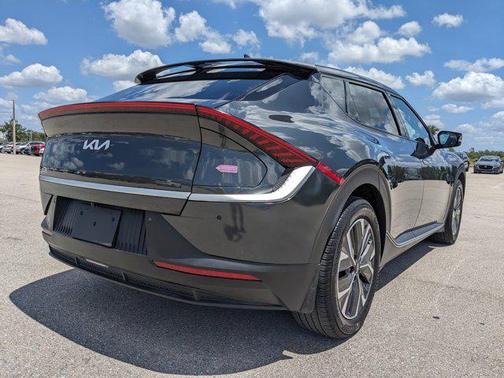 2024 Kia EV6 Light