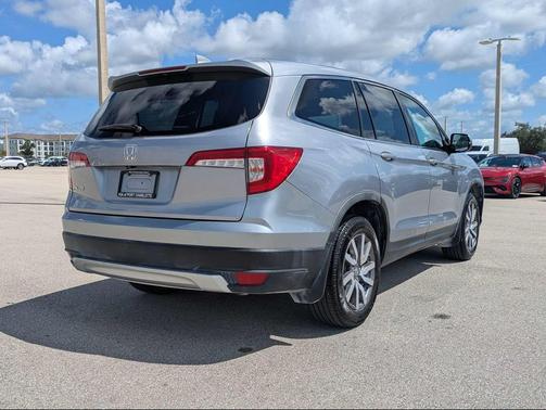 Lunar Silver Metallic 2020 Honda Pilot 2WD EX-L