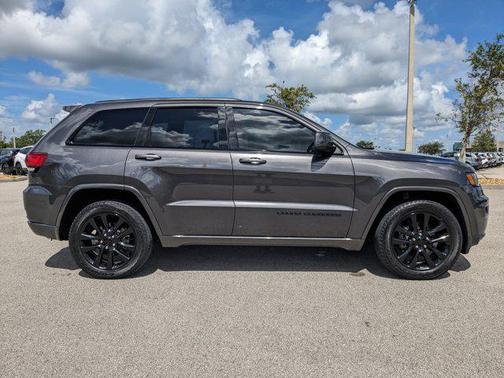 2017 Jeep Grand Cherokee Altitude