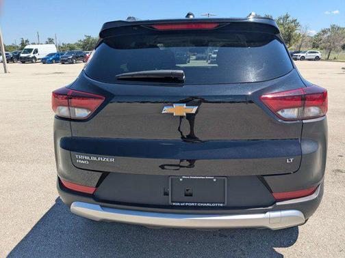 Mosaic Black Metallic 2025 Chevrolet Trailblazer LT