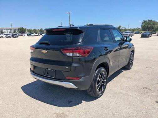 Mosaic Black Metallic 2025 Chevrolet Trailblazer LT