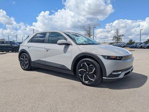 2024 Hyundai IONIQ 5 SEL