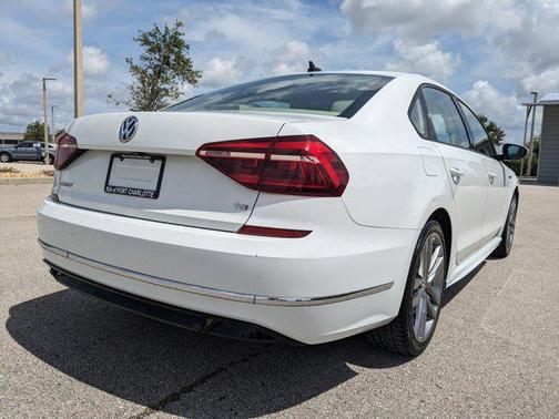 2018 Volkswagen Passat 2.0T R-Line