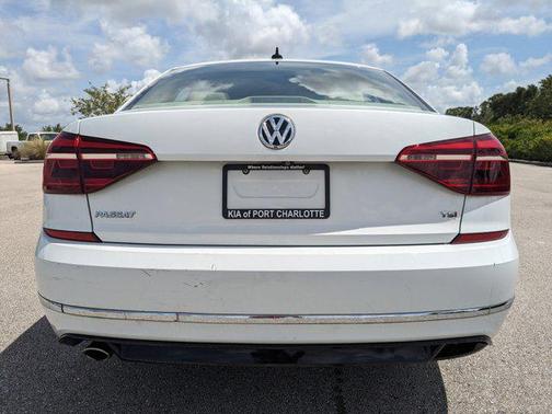 2018 Volkswagen Passat 2.0T R-Line