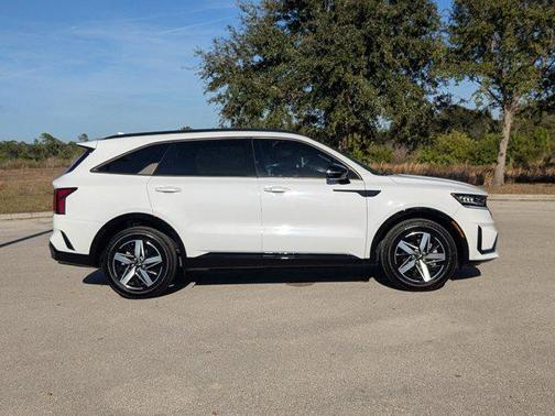 2023 Kia Sorento S