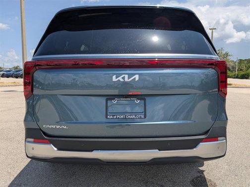 2026 Kia Carnival SX