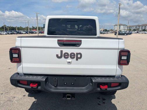 Bright White Clearcoat 2021 Jeep Gladiator Rubicon
