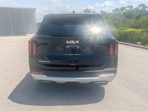 Ebony Black 2026 Kia Sorento LX