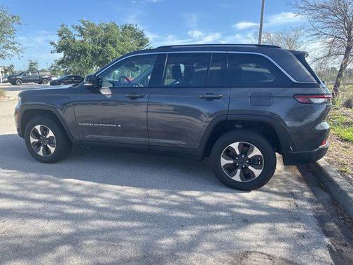 Baltic Gray Metallic Clearcoat 2022 Jeep Grand Cherokee 4xe Base