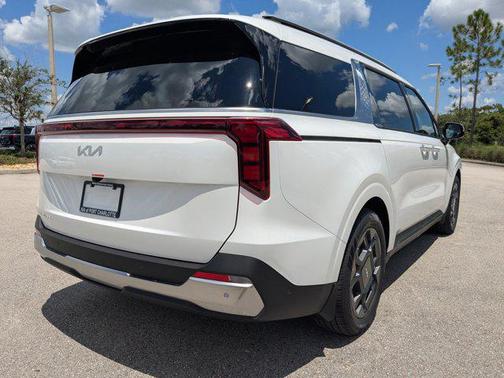 2026 Kia Carnival SX
