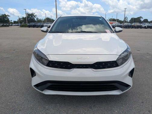 Snow White Pearl 2022 Kia Forte LXS