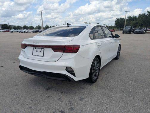 Snow White Pearl 2022 Kia Forte LXS