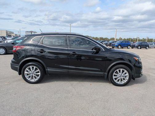 2021 Nissan Rogue Sport SV