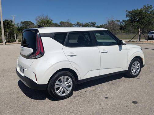 Snow White Pearl 2024 Kia Soul LX