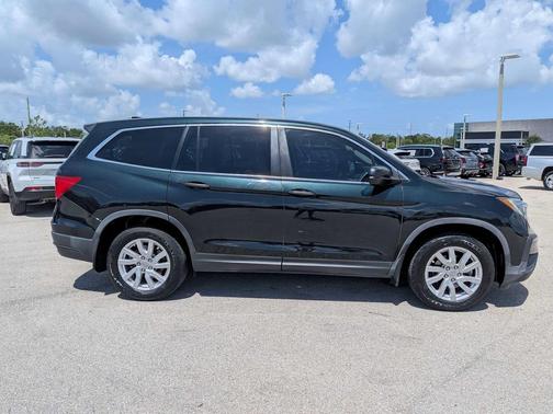 Crystal Black Pearl 2019 Honda Pilot LX