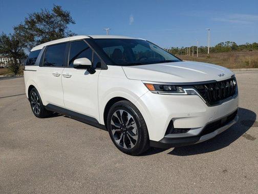 2024 Kia Carnival EX