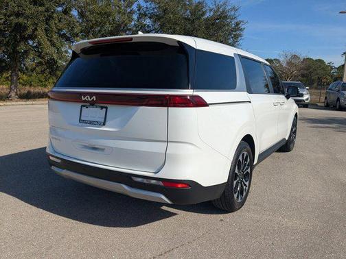 2024 Kia Carnival EX