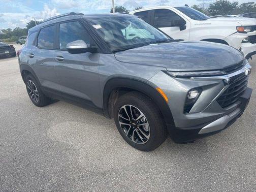 Sterling Gray Metallic 2025 Chevrolet Trailblazer LT
