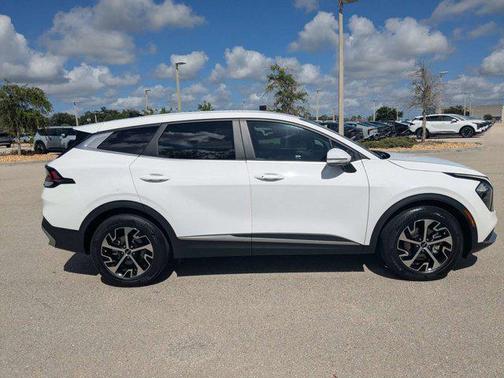 Glacial White Pearl 2023 Kia Sportage EX