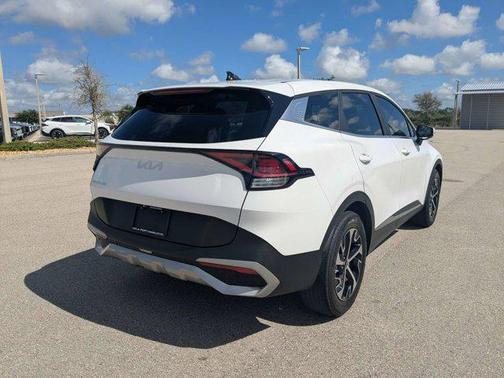 Glacial White Pearl 2023 Kia Sportage EX
