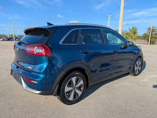 2017 Kia Niro LX