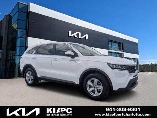 Glacial White Pearl 2022 Kia Sorento LX
