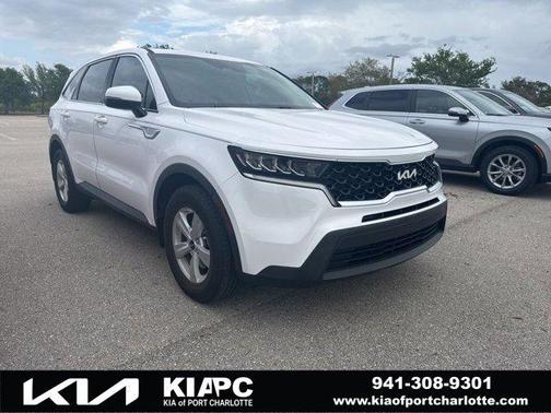 Glacial White Pearl 2022 Kia Sorento LX