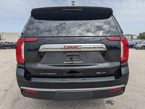 2023 GMC Yukon SLT