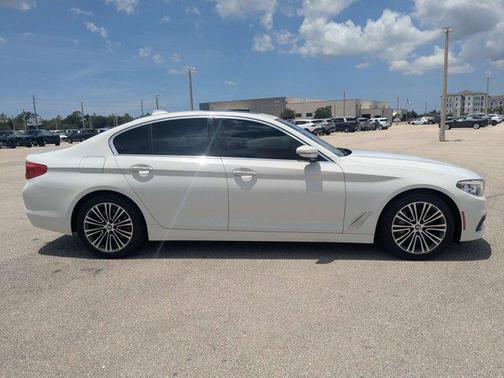 Alpine White 2018 BMW 530 530i