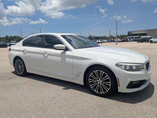 Alpine White 2018 BMW 530 530i