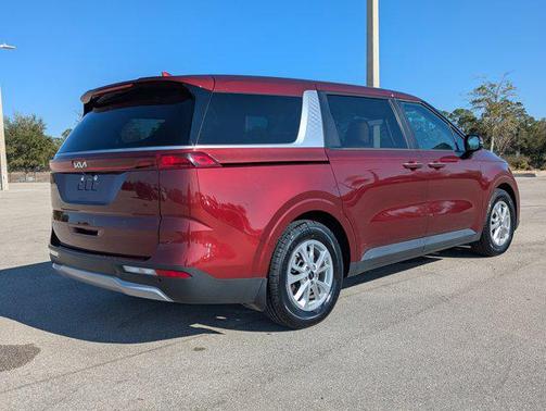 2023 Kia Carnival LX