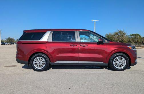 2023 Kia Carnival LX