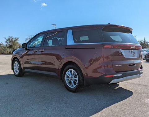 2023 Kia Carnival LX