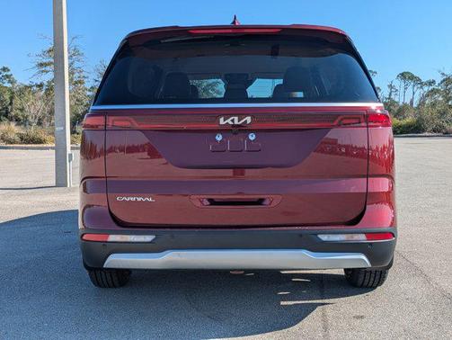 2023 Kia Carnival LX