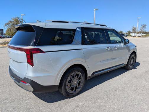 2026 Kia Carnival SX