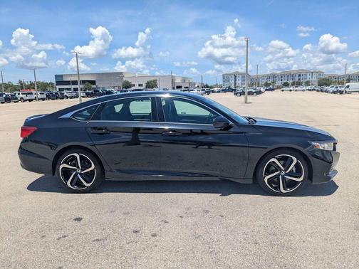 Crystal Black Pearl 2022 Honda Accord Sport 1.5T