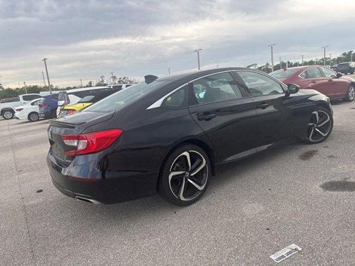 Crystal Black Pearl 2022 Honda Accord Sport 1.5T