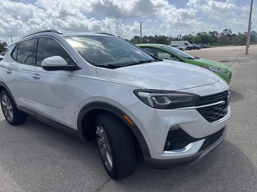 White Frost Tricoat 2023 Buick Encore GX Essence